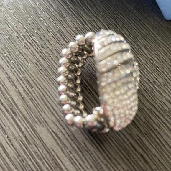 Silver Overlap Rhinestone Stretch Band Ring Size 7 To Size 10 New - Picture 9 of 11